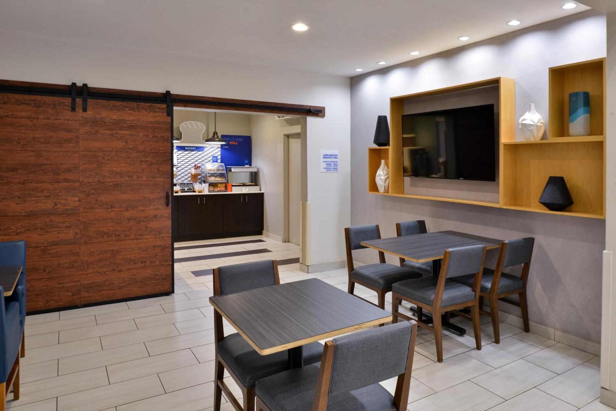 Holiday Inn Express Hotel & Suites Farmington By Ihg Kültér fotó