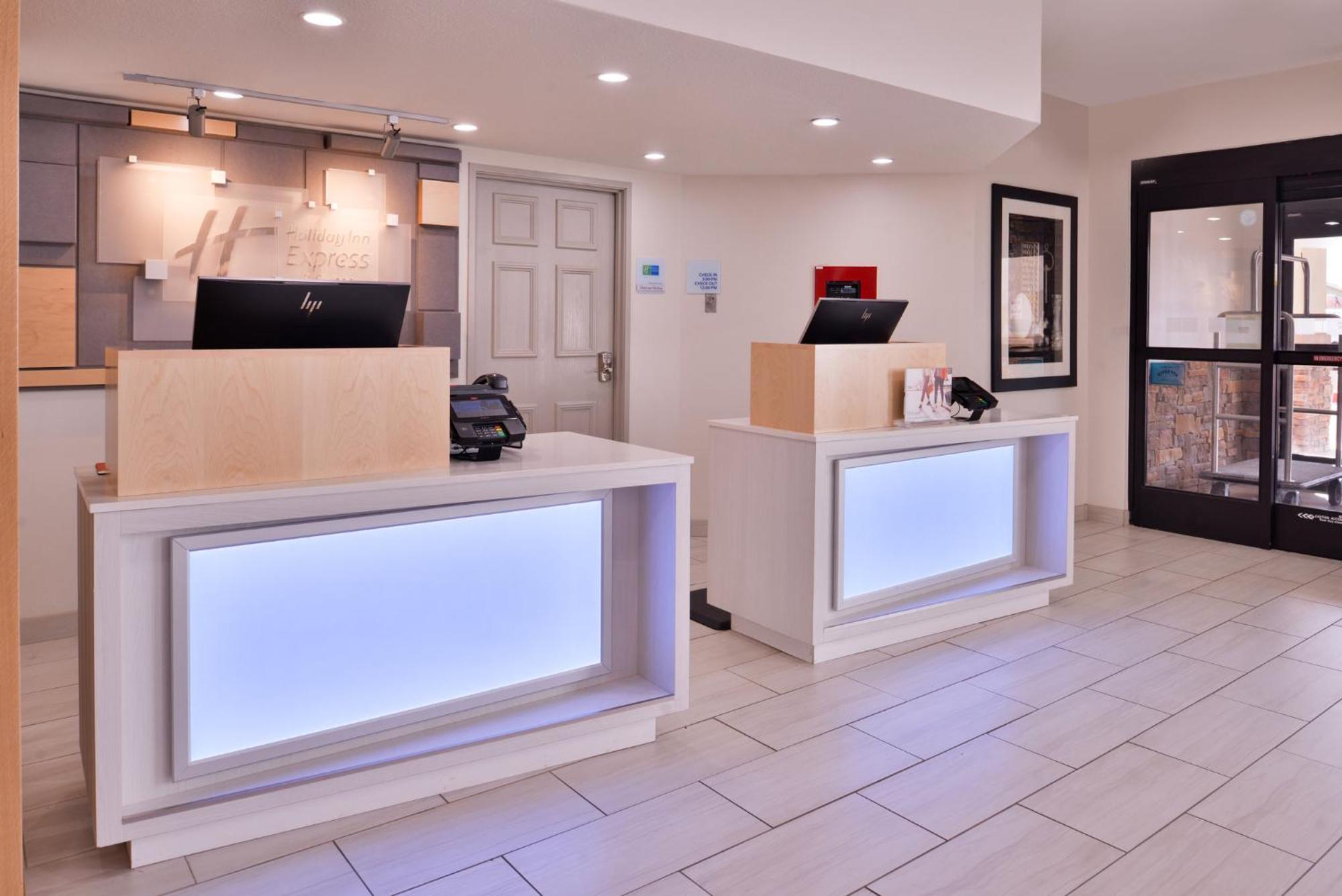 Holiday Inn Express Hotel & Suites Farmington By Ihg Kültér fotó